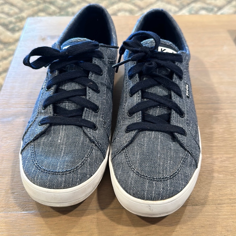 EUC 9.5 Chambray Keds